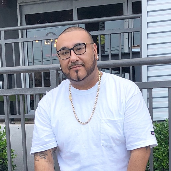 Meet your Posher, Cesar - Picture 1 of 1